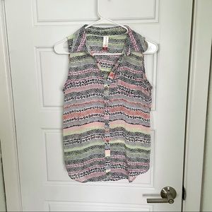 ❌3 for $10 ❌ Sleeveless top